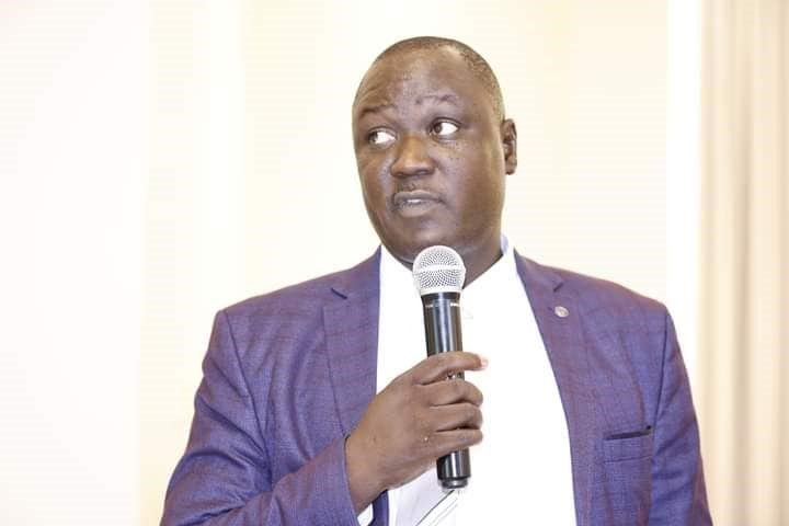 Media Expert Urges Student Journalists to Verify Information Before Publishing