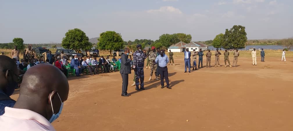 Armed youth shoot police officers in Lakes State