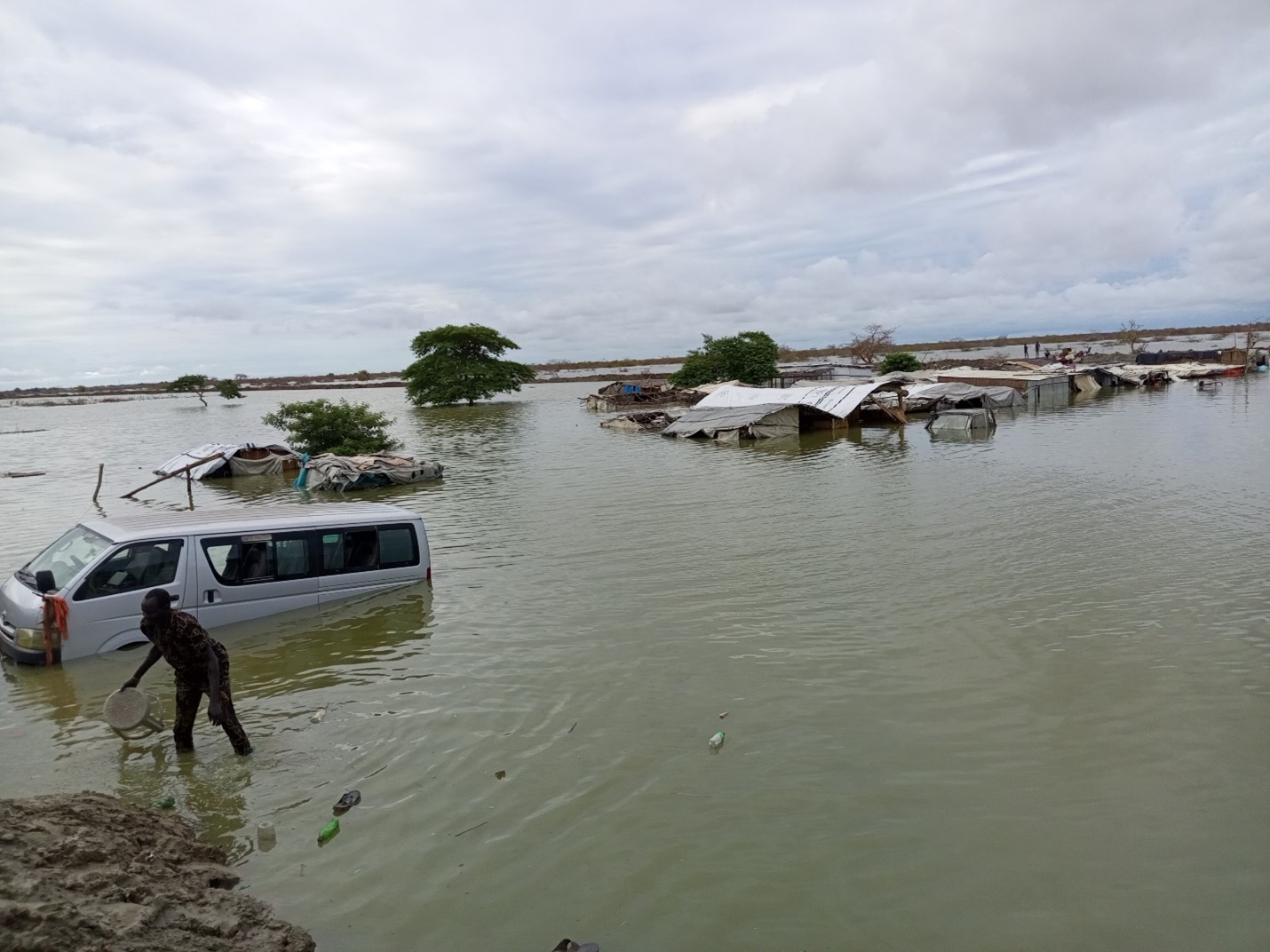 Camp Residents In Fear As Flood Threatens To Find Way In To Their shelters