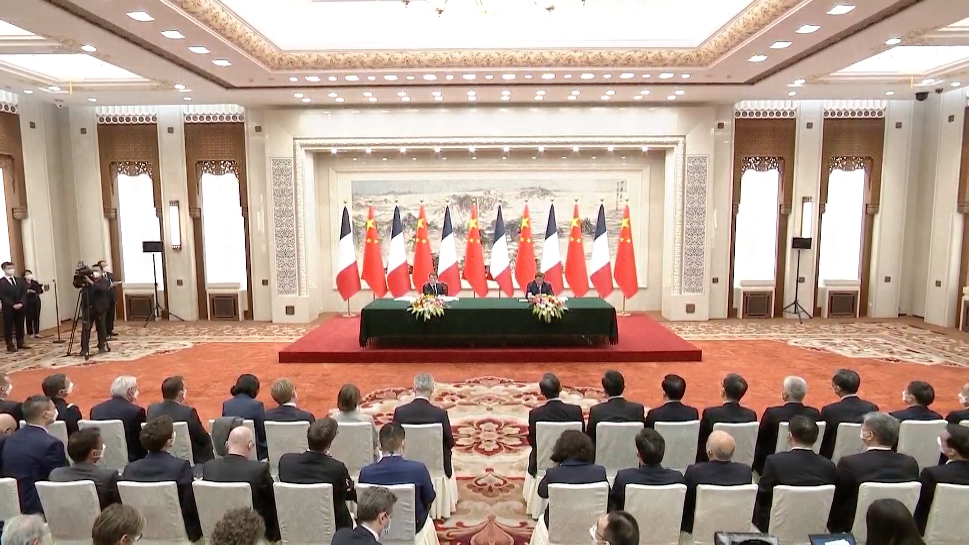 Xi: China ready to issue joint call with France for political settlement of Ukraine crisis